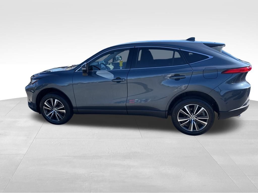 2023 Toyota Venza LE photo 2