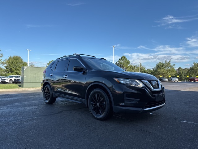 2017 Nissan Rogue SV photo 7