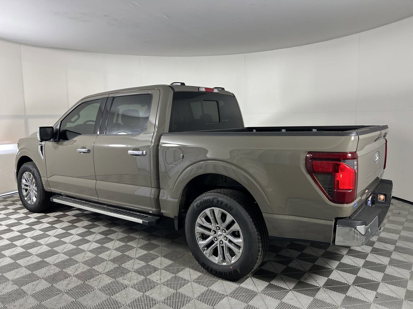 2025 Ford F-150 XLT photo 6