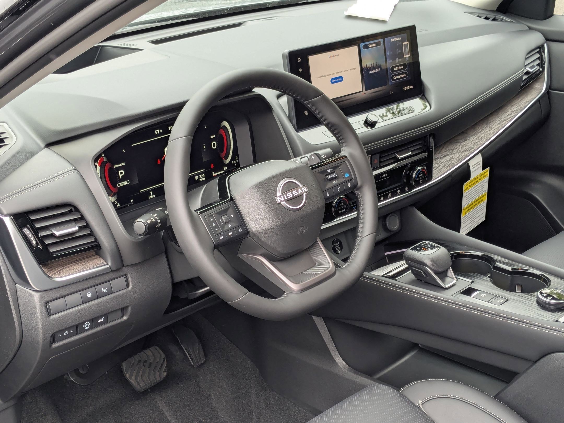 2025 Nissan Rogue Platinum photo 2