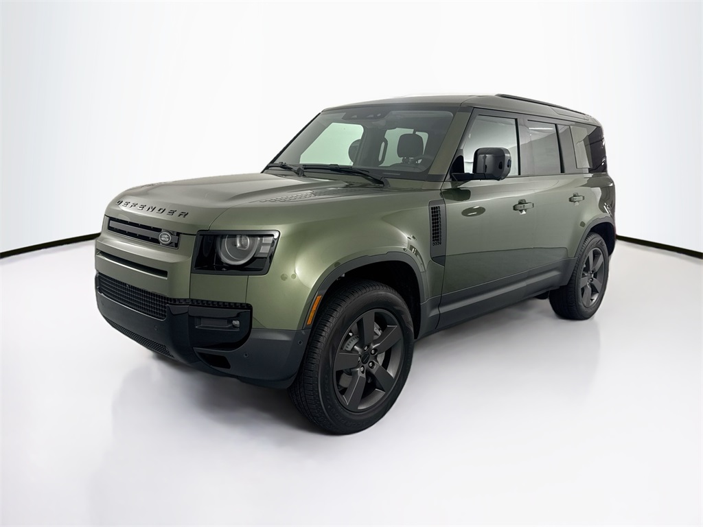 2026 Land Rover Defender S's photo