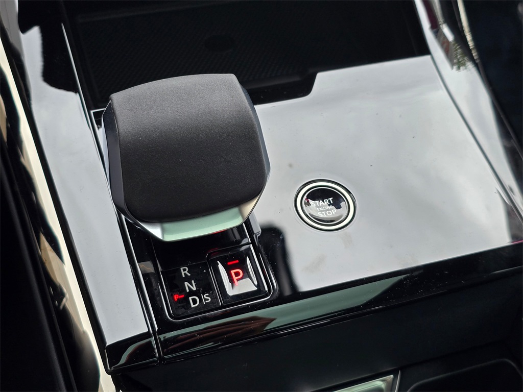 2025 Land Rover Range Rover Sport SE photo 14