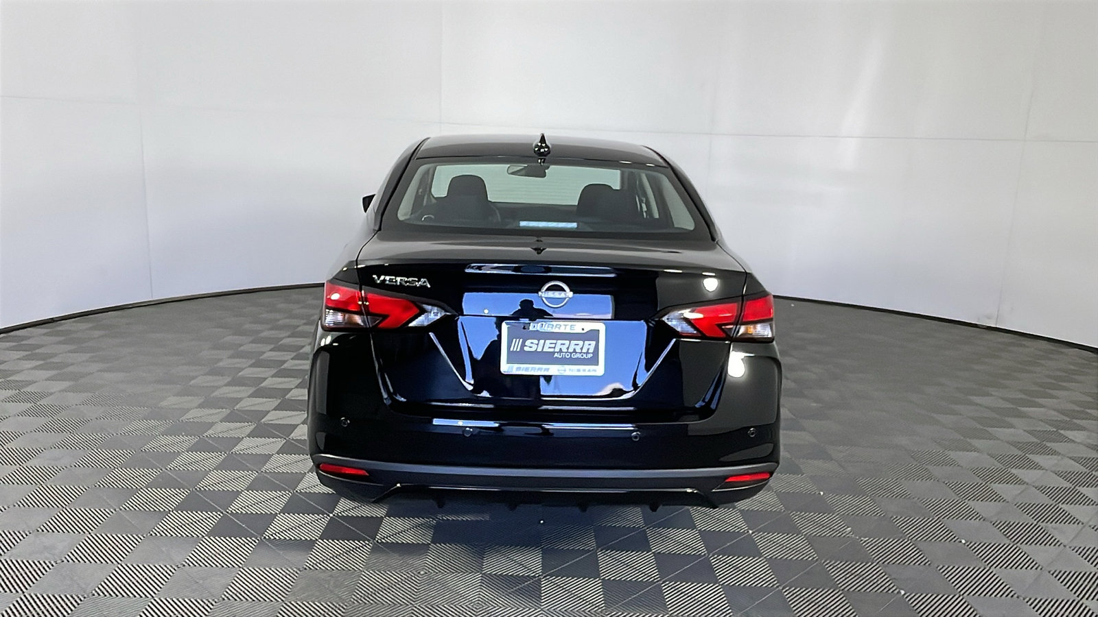 2025 Nissan Versa SV photo 5