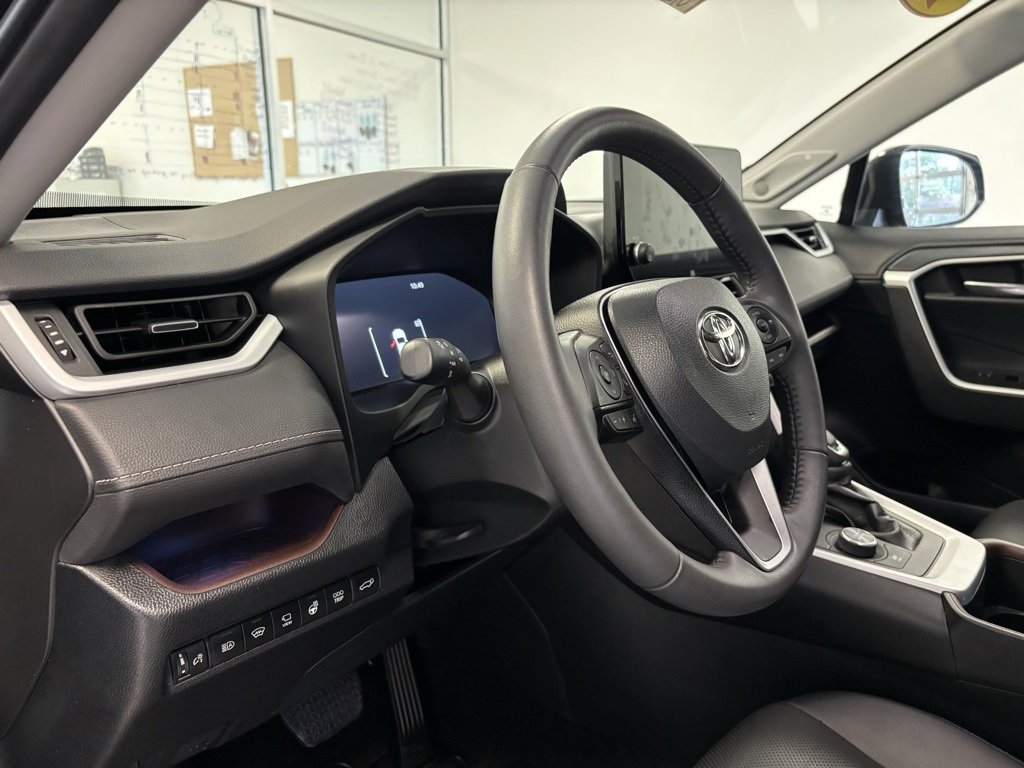 2023 Toyota RAV4 Hybrid Limited photo 9