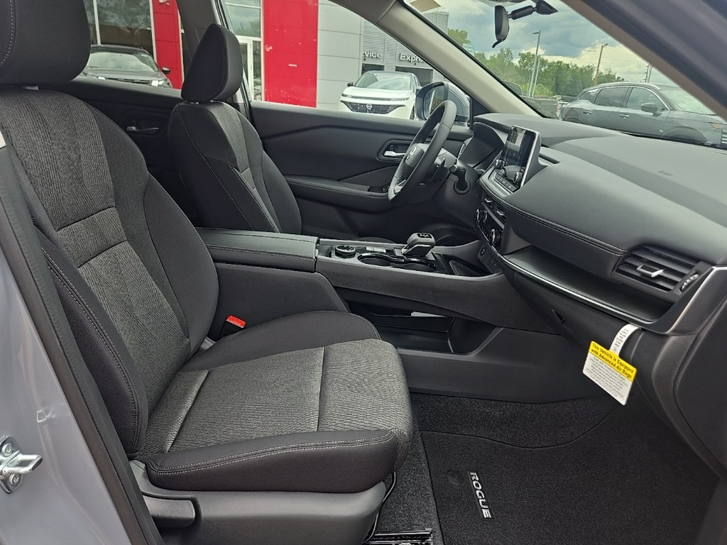 2026 Nissan Rogue SV photo 23