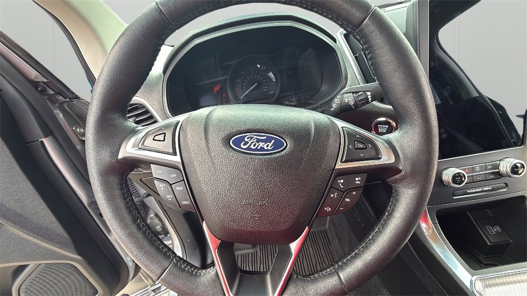 2022 Ford Edge Titanium photo 33