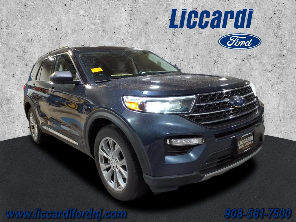 2022 Ford Explorer XLT's photo