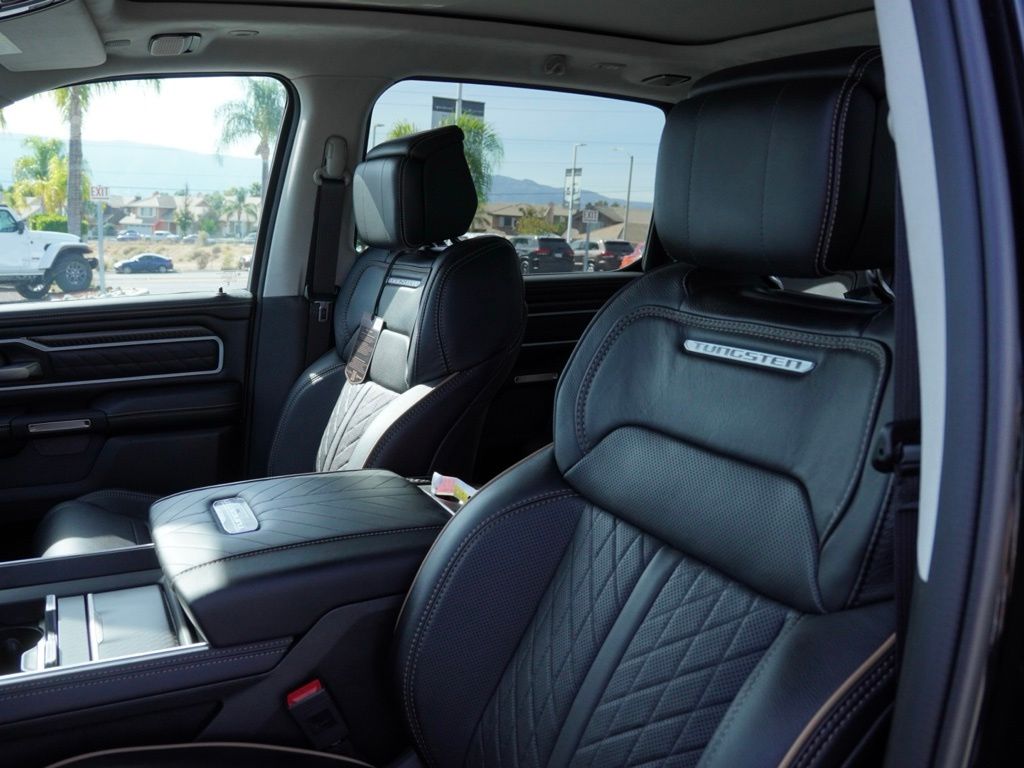 New 2026 Diamond Black Crystal Pearl-Coat Exterior Paint RAM Tungsten image 21