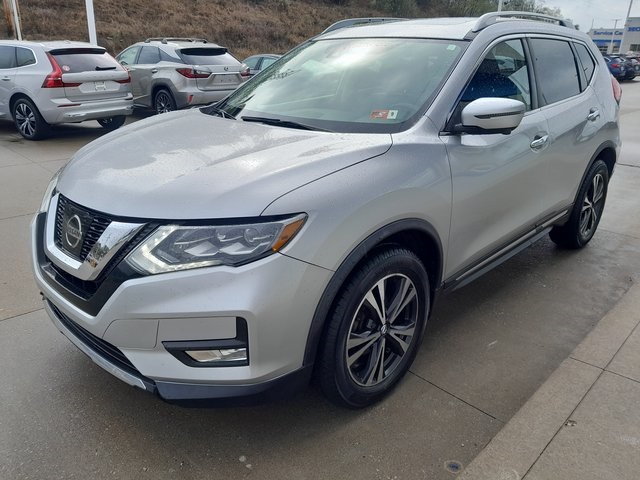 2017 Nissan Rogue SL photo 2