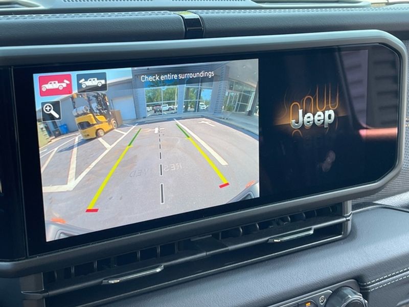 2024 Jeep Gladiator Mojave photo 17