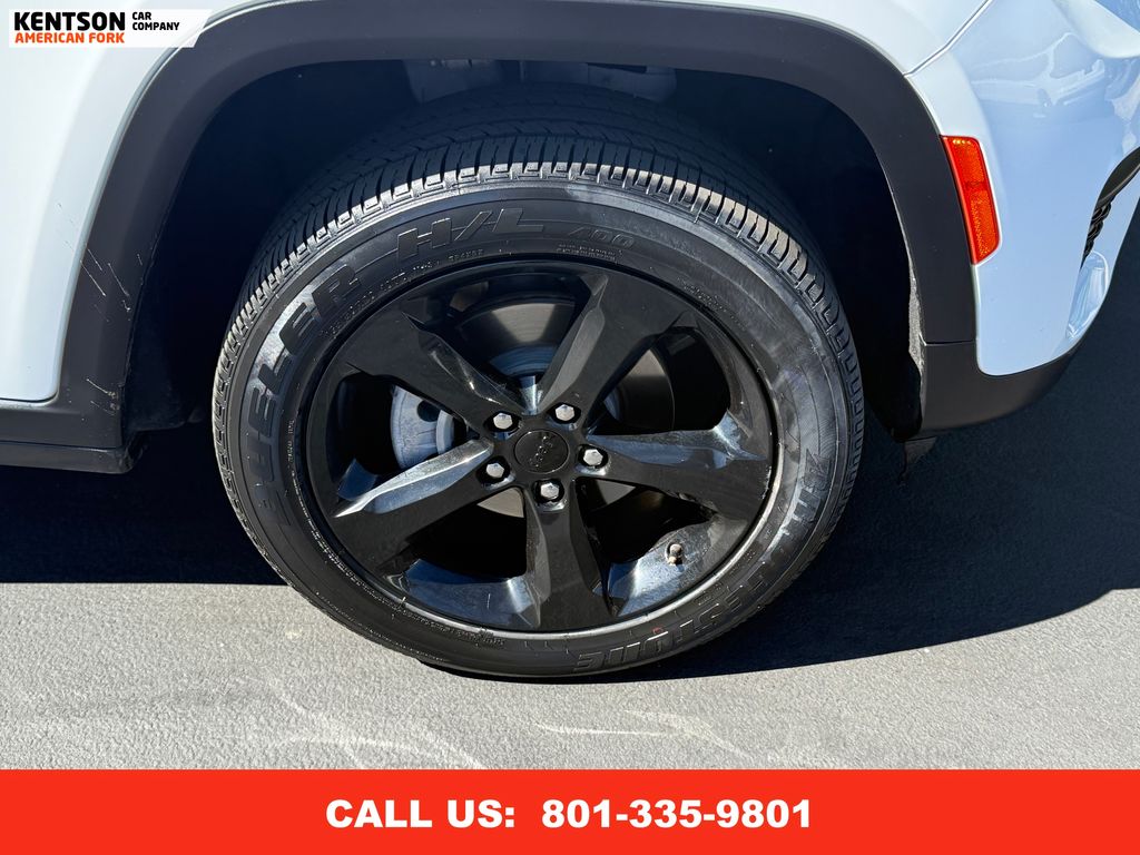 2023 Jeep Grand Cherokee Laredo Altitude photo 15