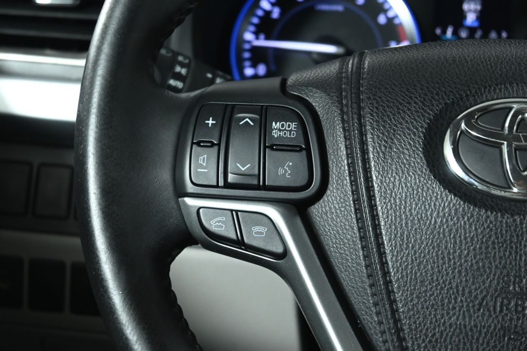 2015 Toyota Highlander Base Hybrid photo 17