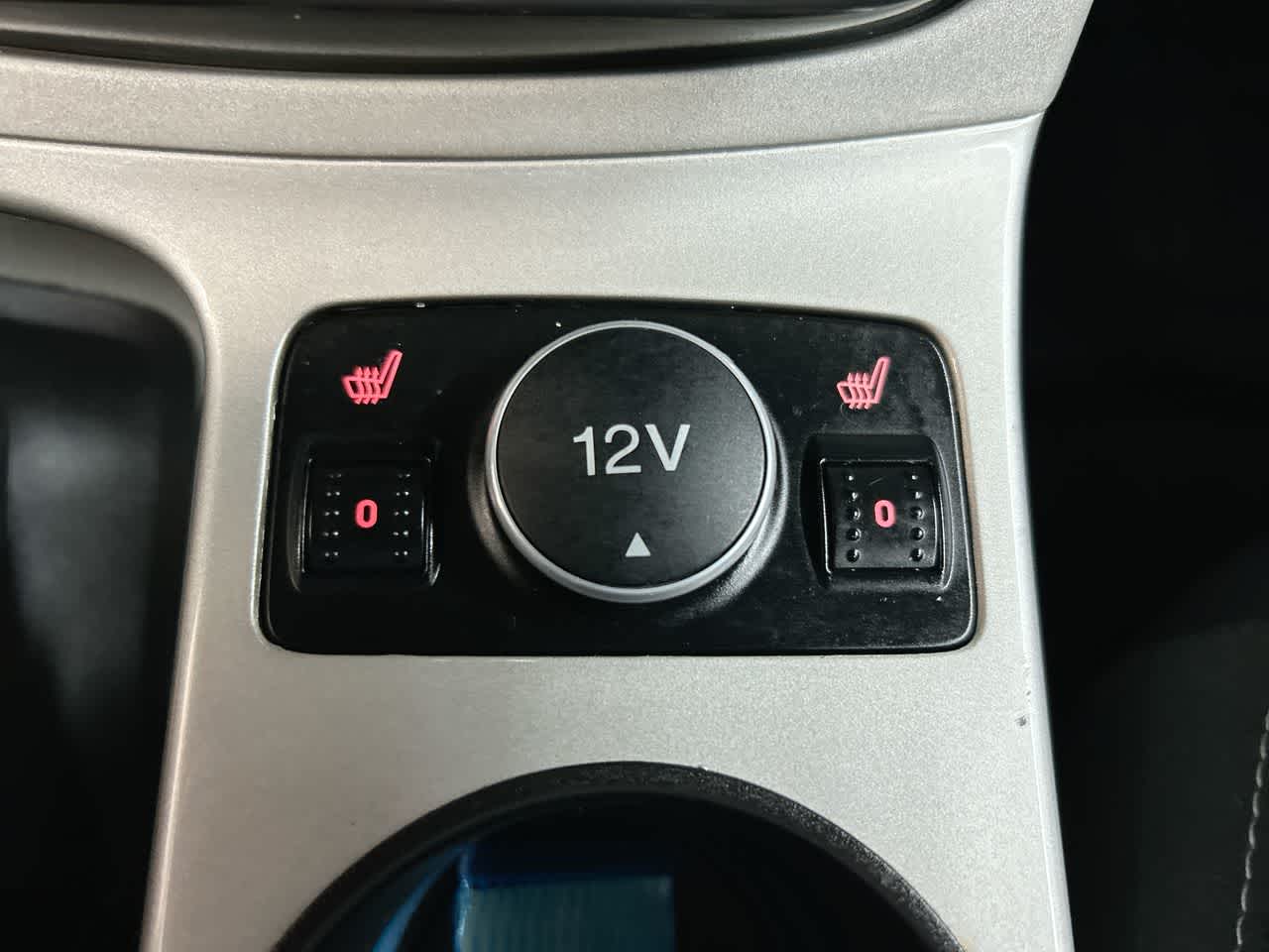 2016 Ford C-Max Energi SEL photo 31