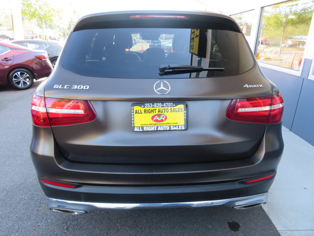 2018 Mercedes Benz GLC 300 4MATIC photo 4