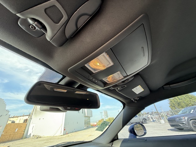 2015 Dodge Challenger SXT Plus photo 23