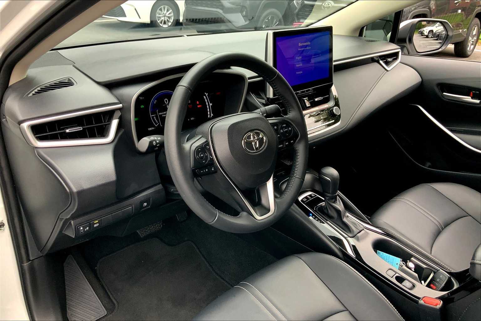 2025 Toyota Corolla Hybrid XLE photo 16