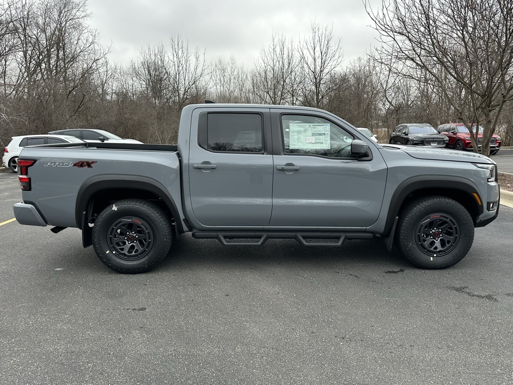 2025 Nissan Frontier Crew Cab PRO-4X photo 3
