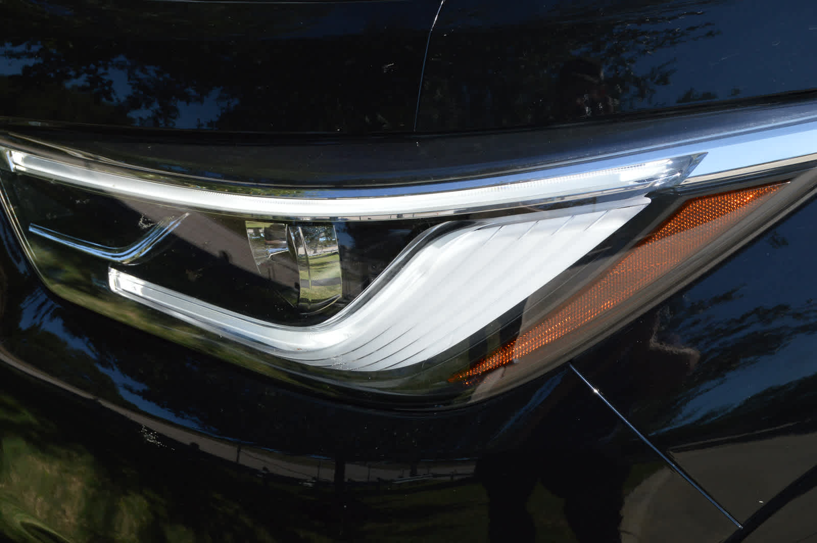2023 Infiniti QX80 Sensory photo 7