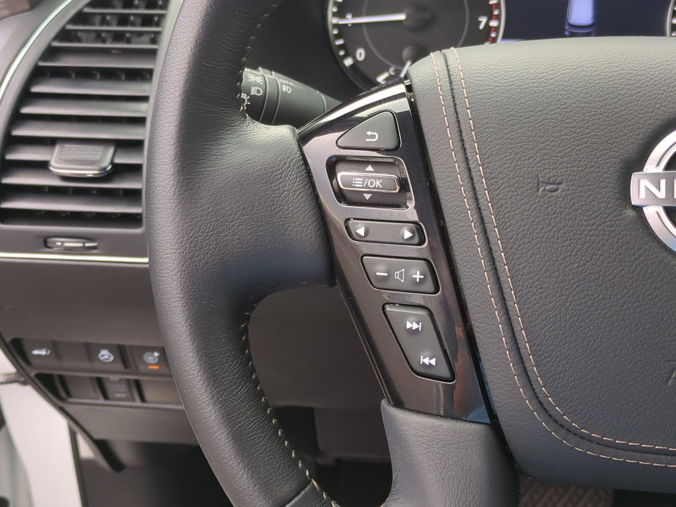 2023 Nissan Armada Platinum photo 15