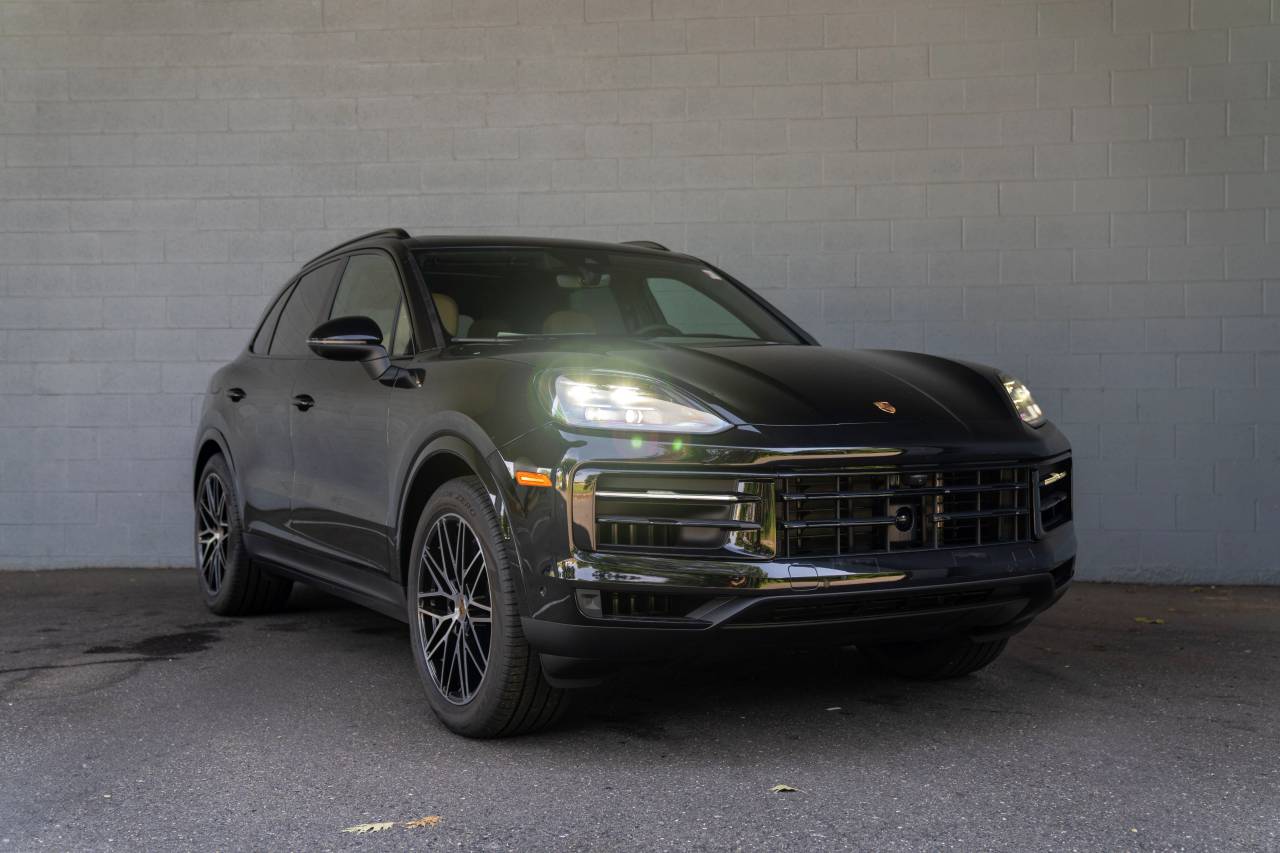 2025 Porsche Cayenne photo 12