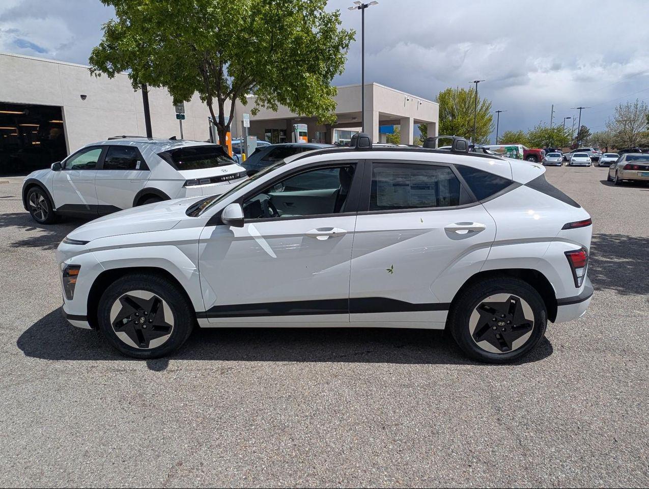 2025 Hyundai Kona Electric SEL photo 3