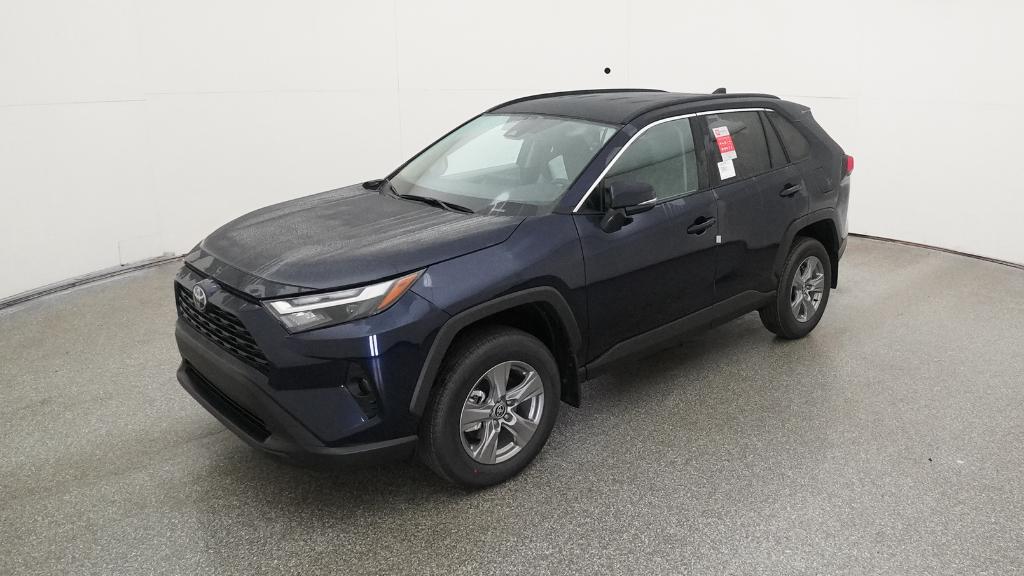 2025 Toyota RAV4 XLE's photo