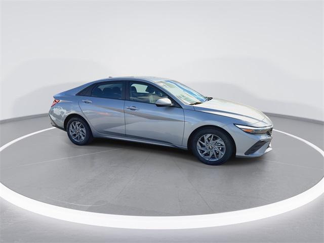 2026 Hyundai Sonata Blue SEL Sport photo 2