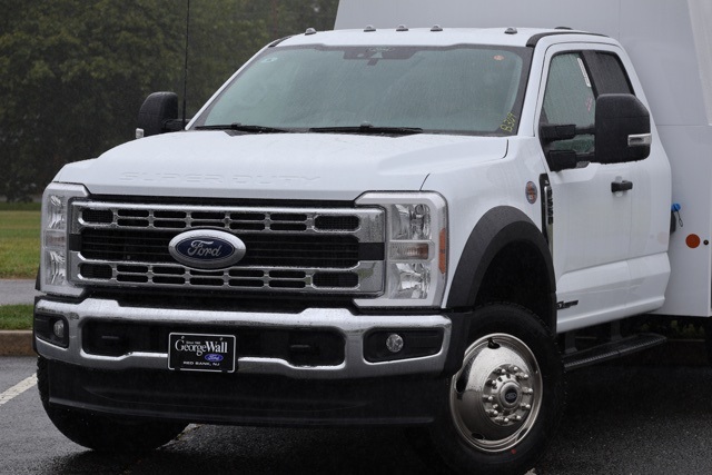 2026 Ford F-550 photo 3