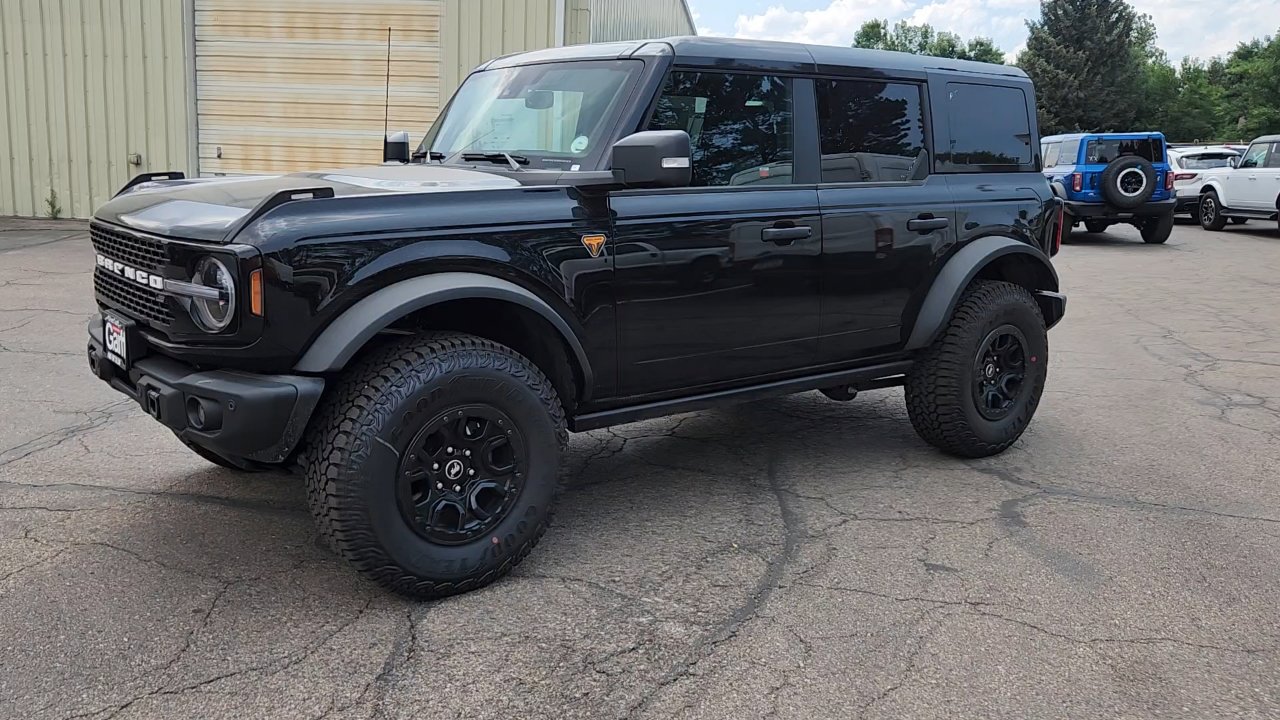 2025 Ford Bronco Badlands photo 3
