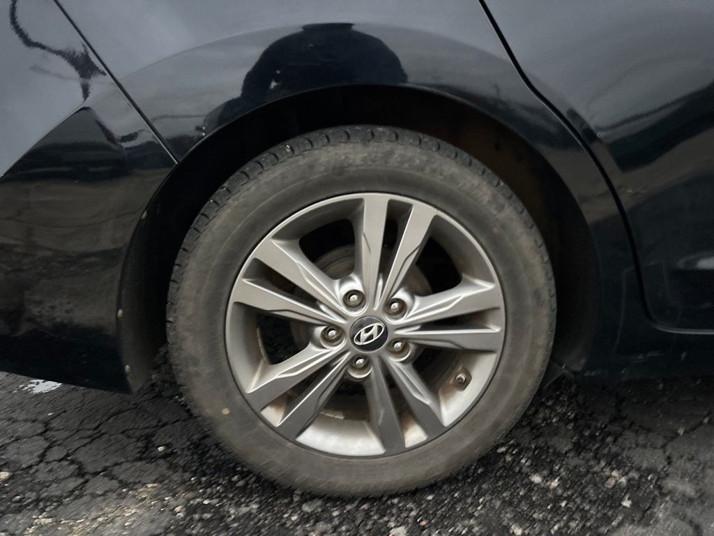 2017 Hyundai Elantra SE Tech Limited photo 3