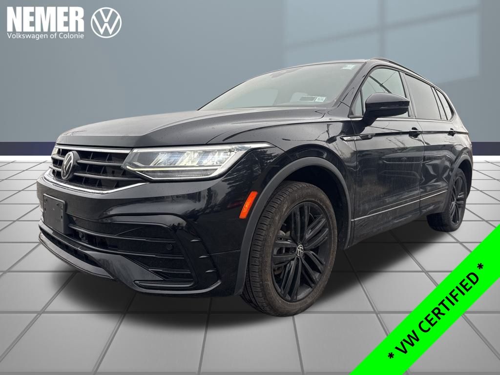2022 Volkswagen Tiguan SE R-LINE BLACK's photo