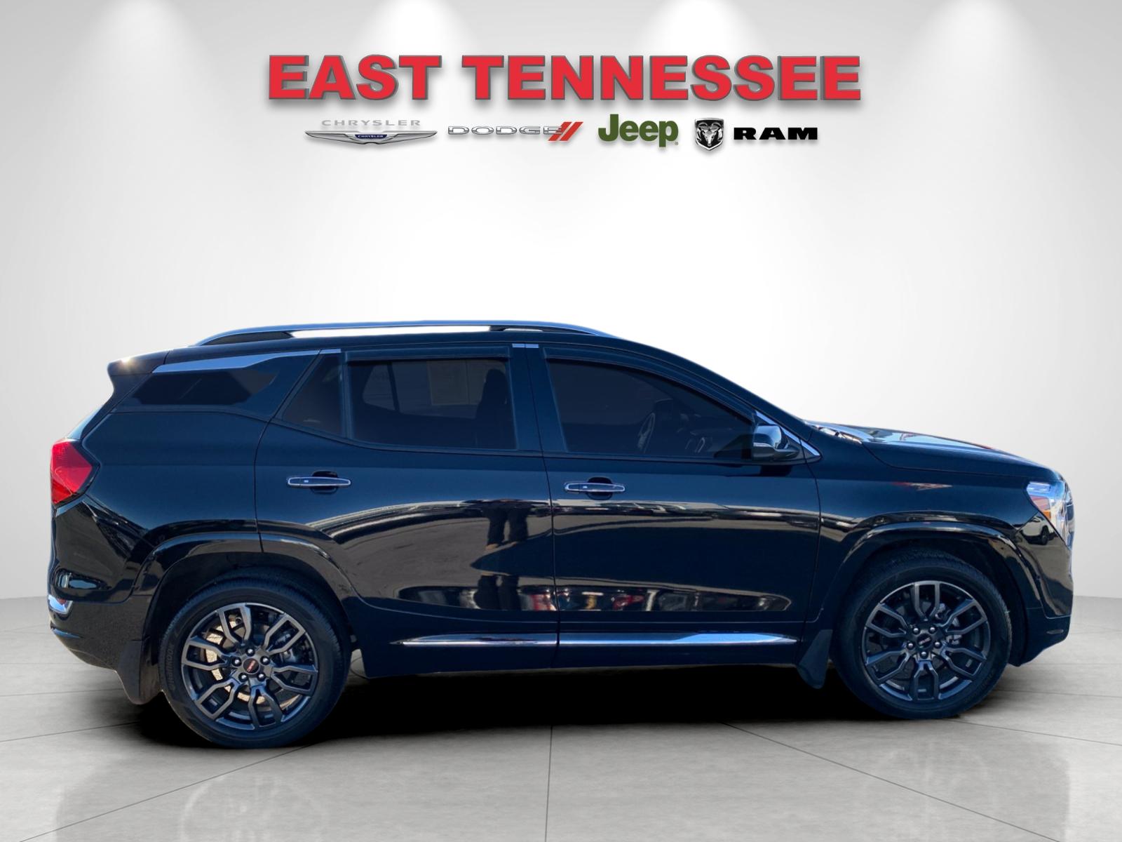 2024 Gmc Terrain Denali photo 2