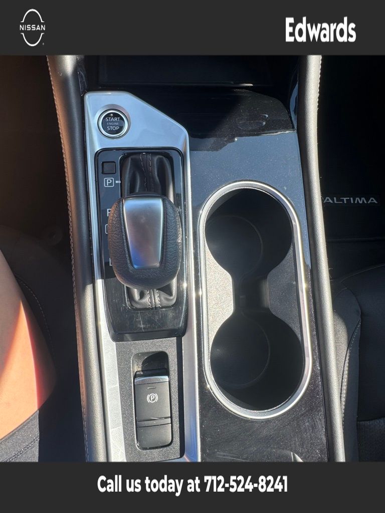 2023 Nissan Altima 2.5 SV photo 23