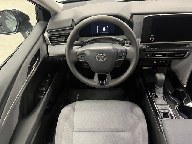 2025 Toyota Camry LE photo 10