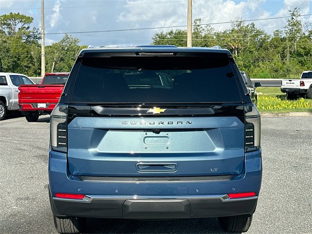2025 Chevrolet Suburban LT photo 12