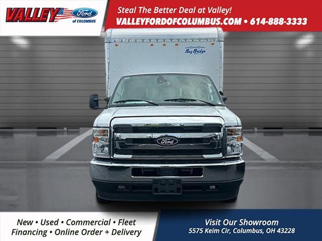 2026 Ford E-450 photo 2