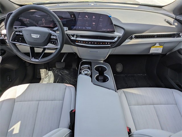 2025 Cadillac Lyriq Luxury photo 16