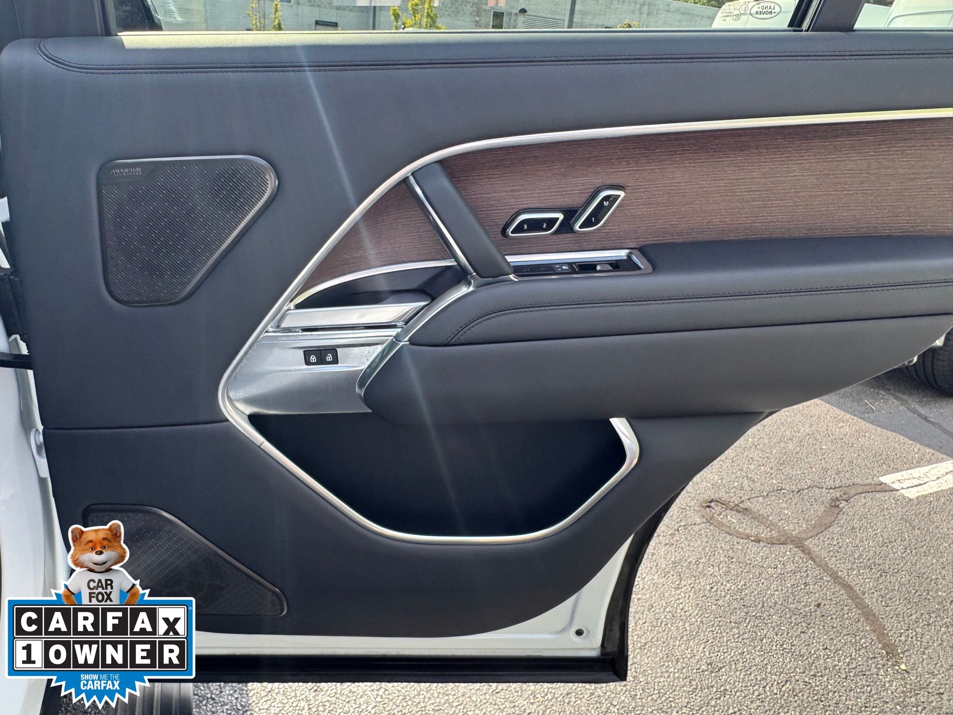 2025 Land Rover Range Rover Autobiography photo 19