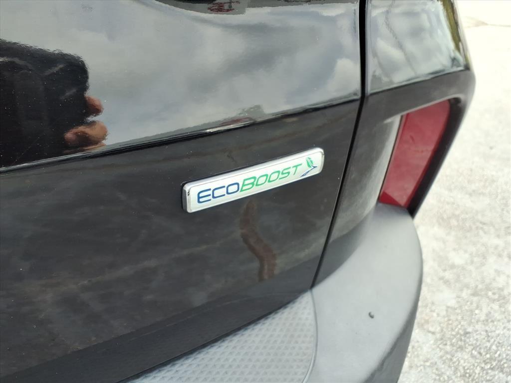 2020 Ford Escape SEL photo 4