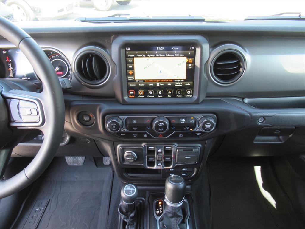 2023 Jeep Gladiator Willys photo 20