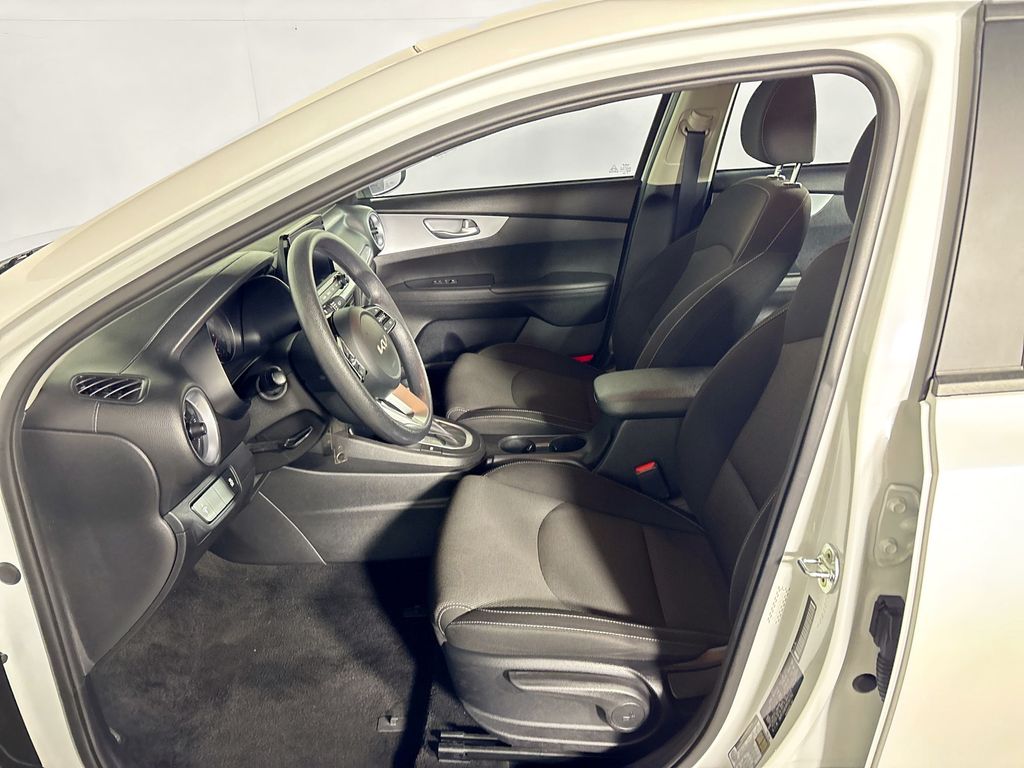 2023 Kia Forte LXS photo 11