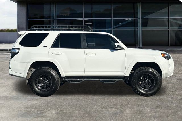 2021 Toyota 4Runner SR5 photo 3