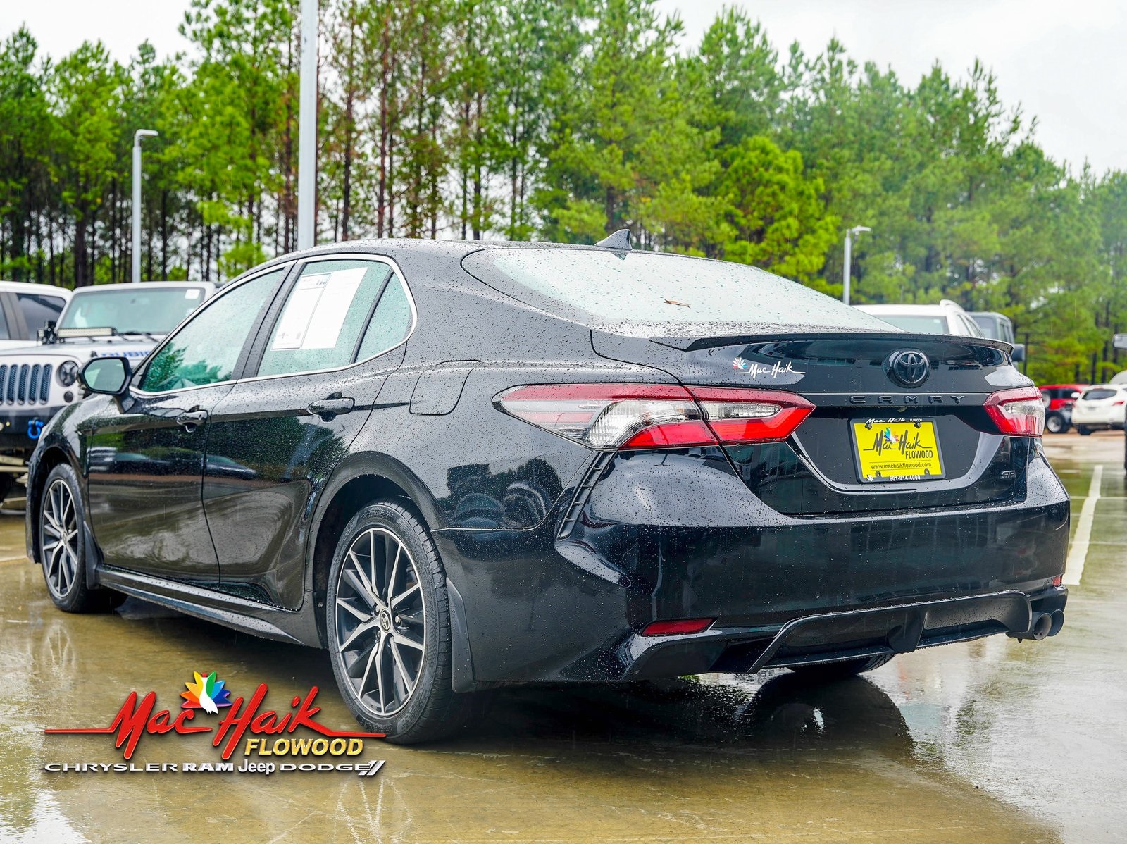 2023 Toyota Camry SE photo 3
