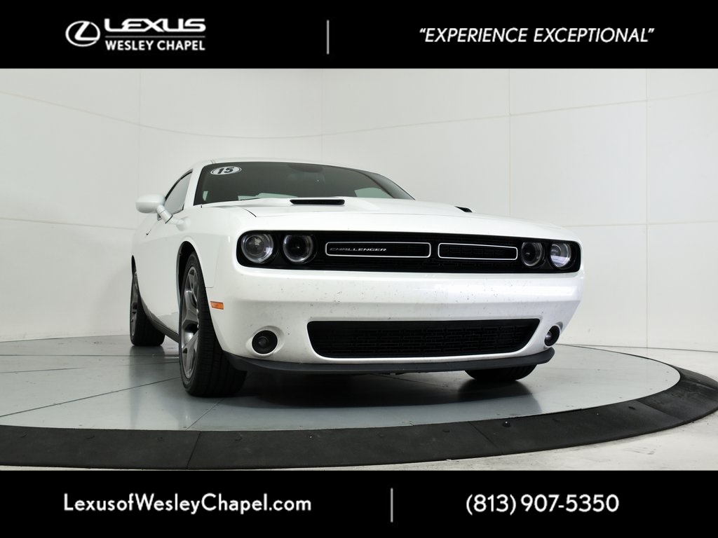 2015 Dodge Challenger SXT's photo