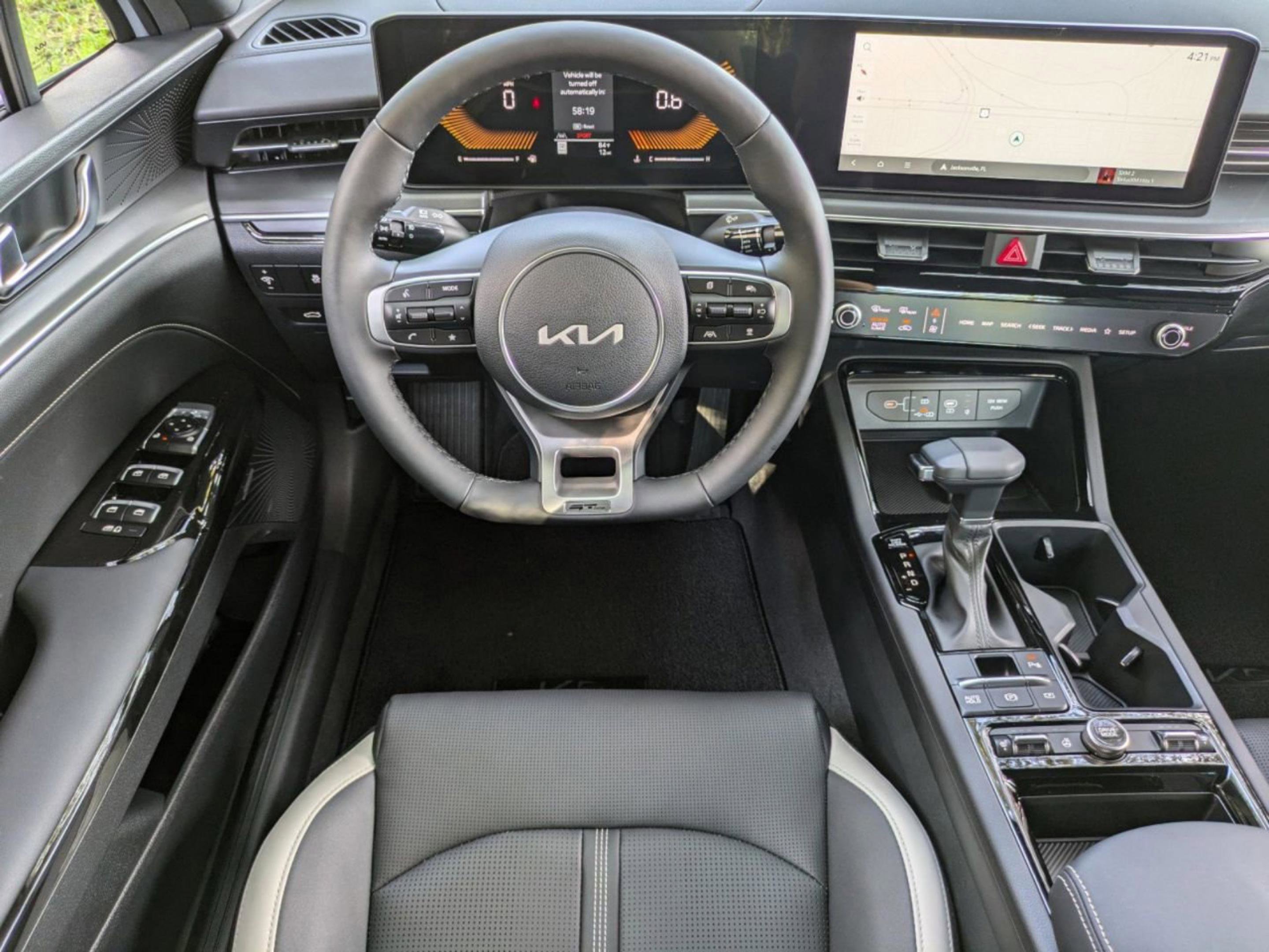 2025 Kia K5 GT-Line photo 16
