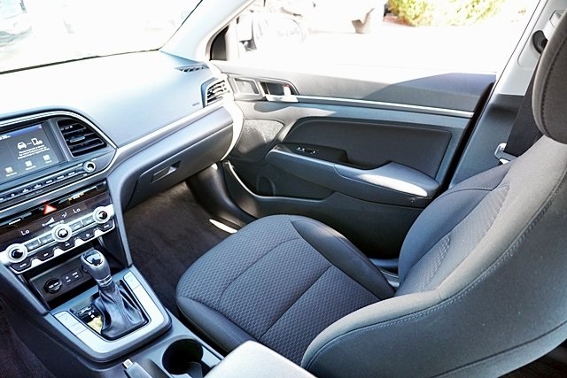 2020 Hyundai Elantra Value Edition photo 20