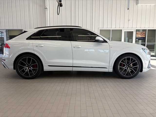 2021 Audi Q8 55 Prestige photo 2