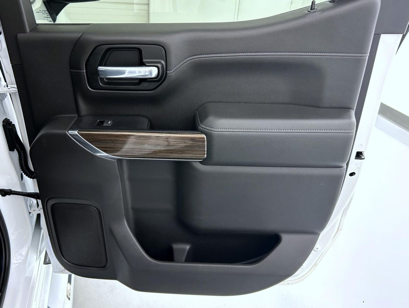 2020 Chevrolet Silverado 1500 RST photo 15