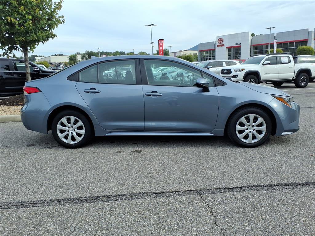 2024 Toyota Corolla LE photo 3