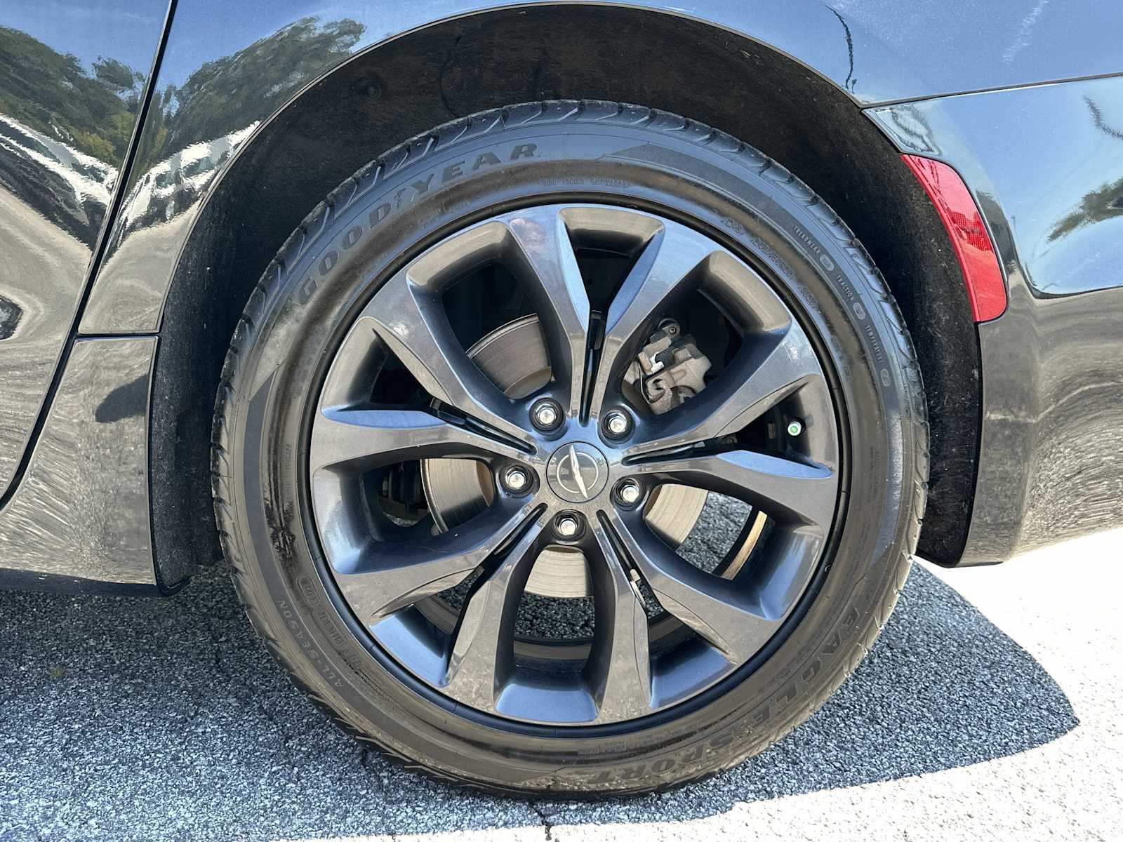 2020 Chrysler Pacifica Touring photo 17